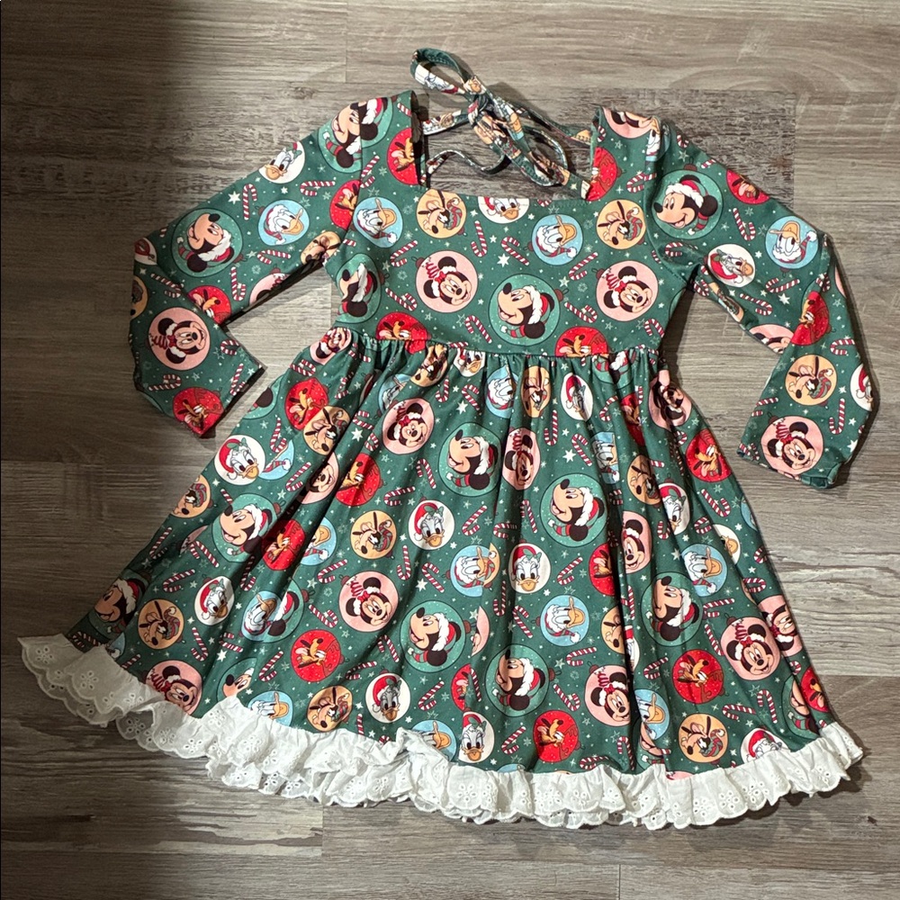 Green Long Sleeve Cartoon Dress with Lace Trim